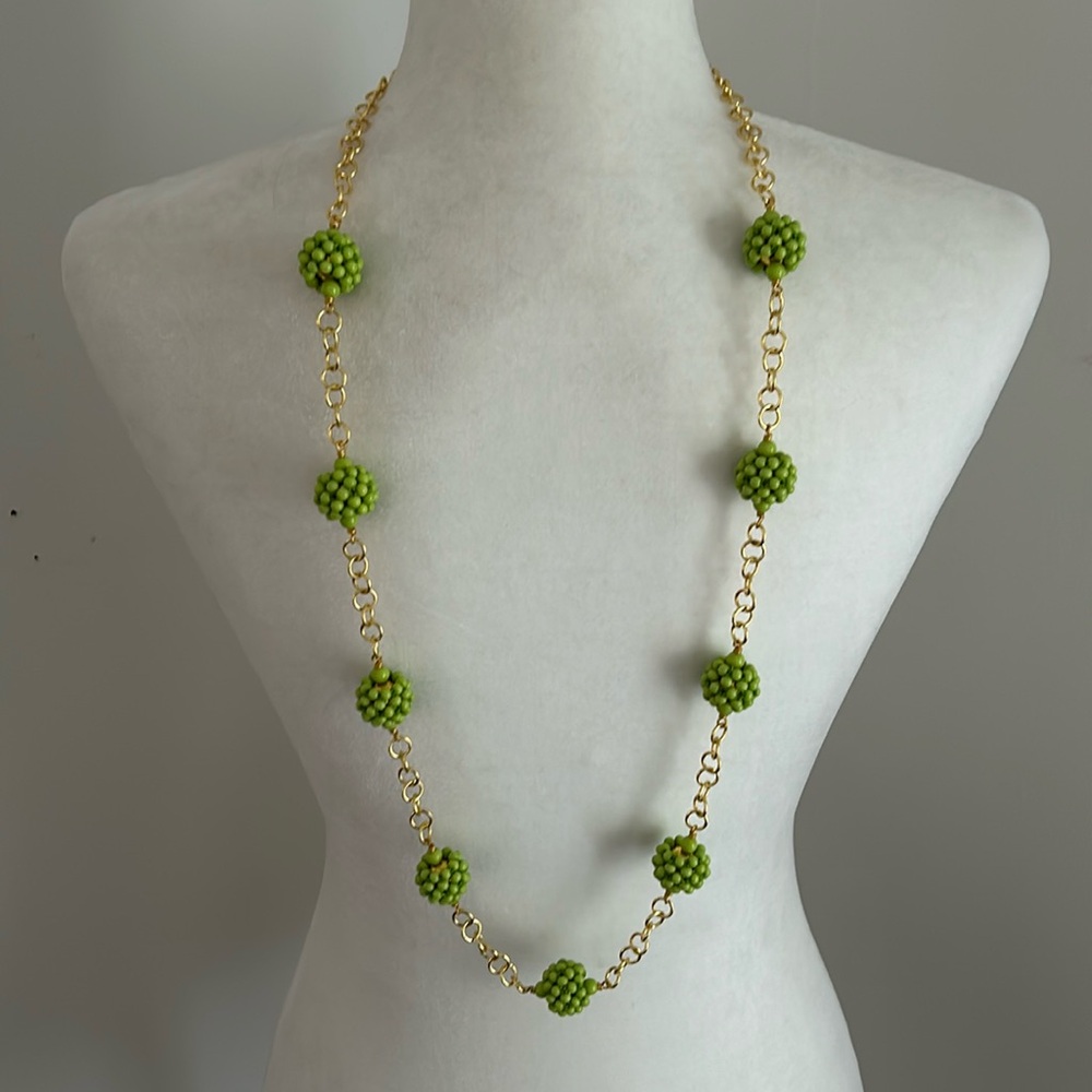 Pale Green Beaded / Gold Tone Necklace